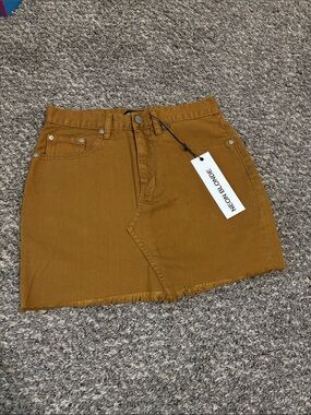 Neon Blonde NWT Women’s Size 25 Honey Brown Mini Skirt Denim Raw Hem “Tease”